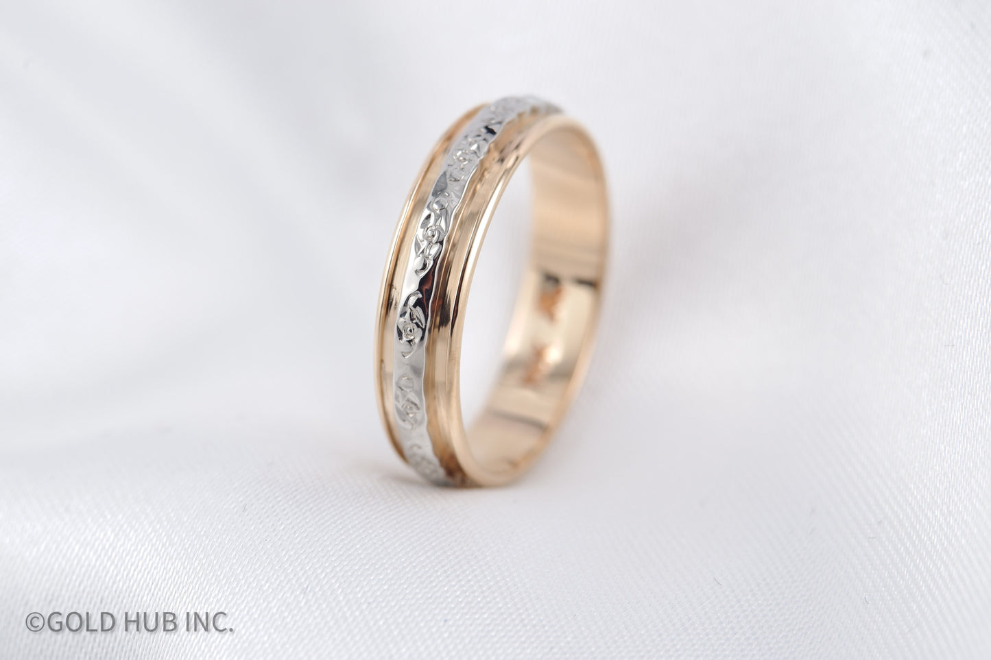 Beautiful Rose Engraved 14K Gold Wedding Band