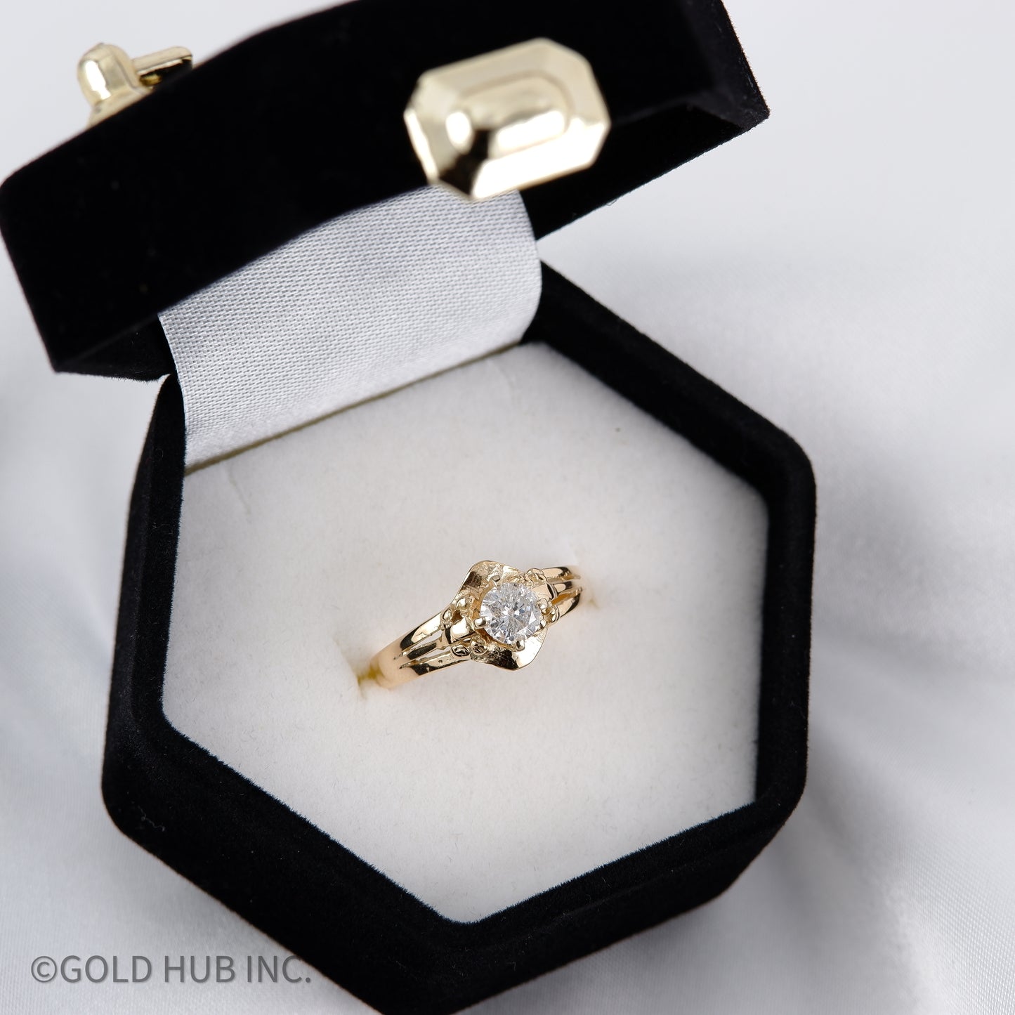 Gem Stone Harmony: Split Shank 10K Gold Ring
