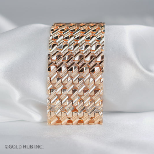 18 K. Gold Bold Bracelet That Makes A Statement