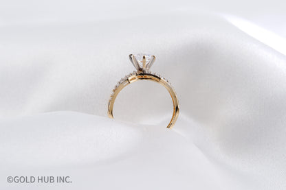 18K Gold Ring With Classic Six Prong Curved Band Setting