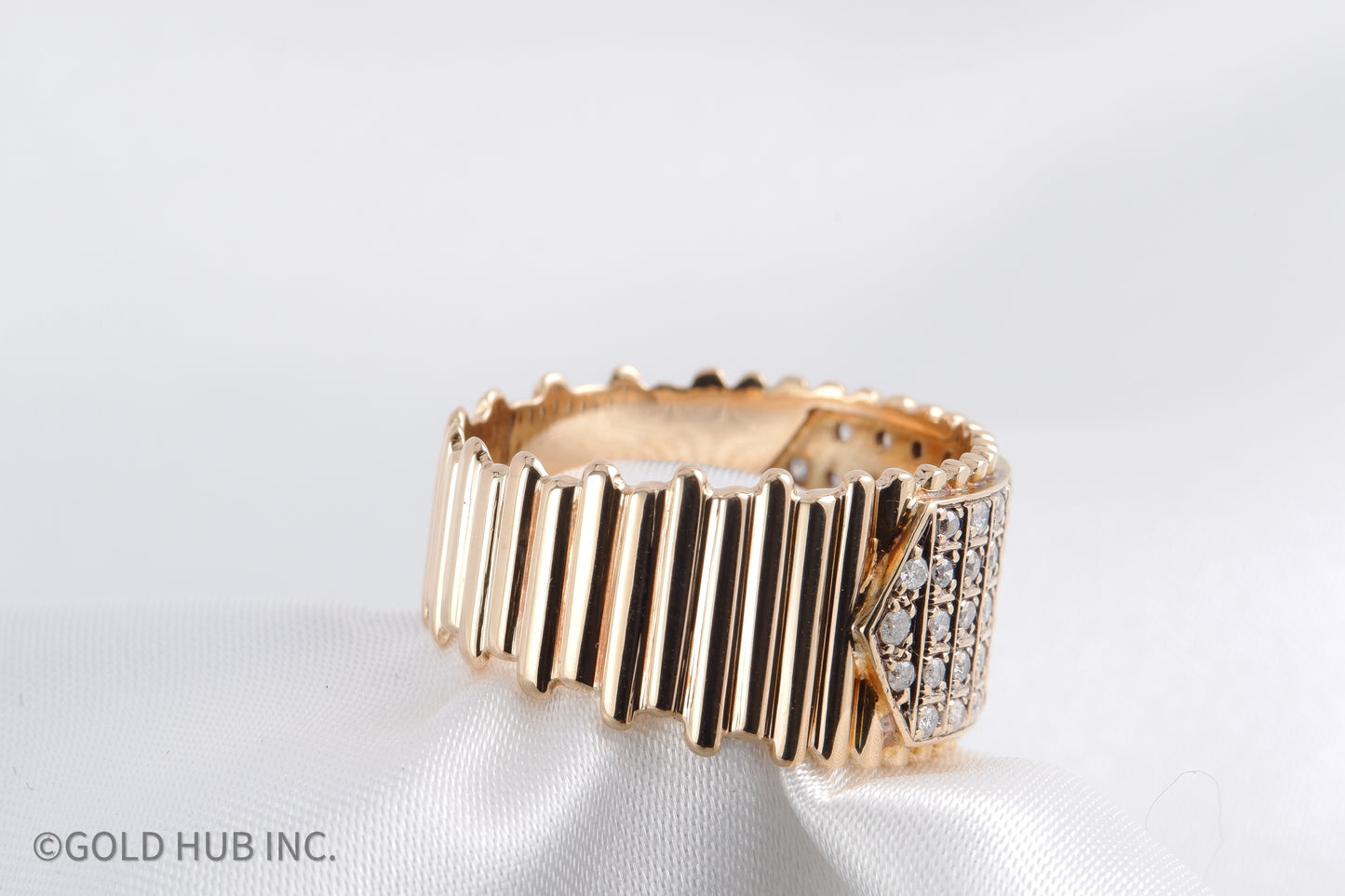 Artistic 18K Yellow Gold Ring with Cutting Edge Design