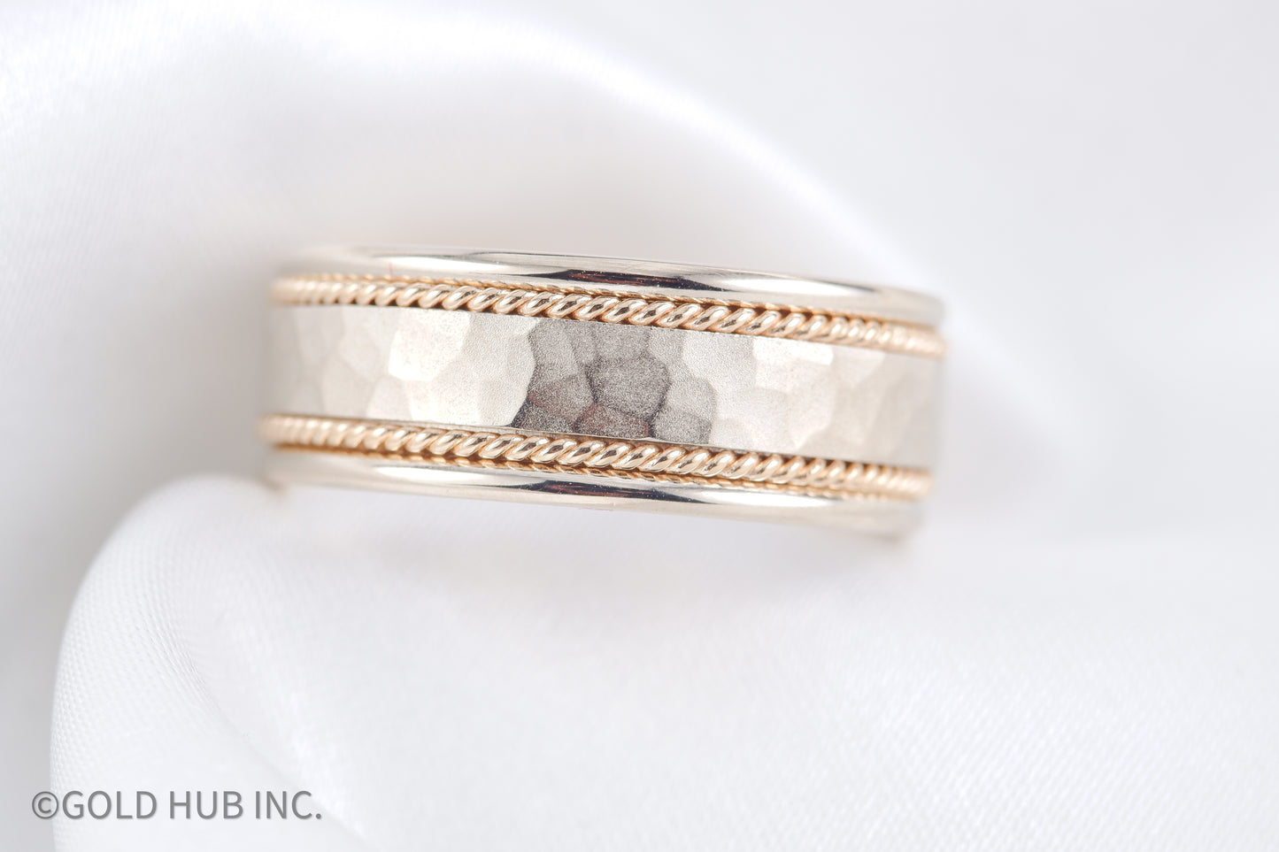 Exclusive 14K Gold Hammered Inlay Wedding Band with Rope Edging